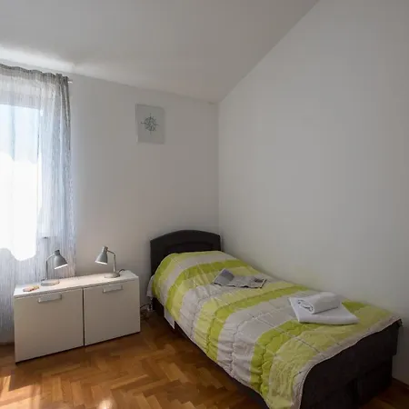 Fuer 6 Personen Ca 75 M In Basanija, Istrien Umag Und Umgebung Apartment