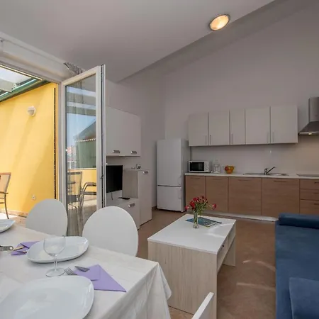 Apartment Fuer 6 Personen Ca 75 M In Basanija, Istrien Umag Und Umgebung *